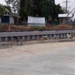 wall-awaiting-concrete-cap-chaing-mai-flood-protection-project